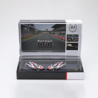 Колекційний набір з двох автомобілей TOYOTA HYBRID TS050 No. 8 та 7