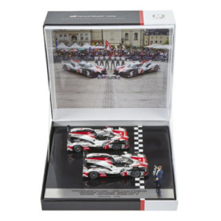 Колекційний набір з двох автомобілей TOYOTA HYBRID TS050 No. 8 та 7